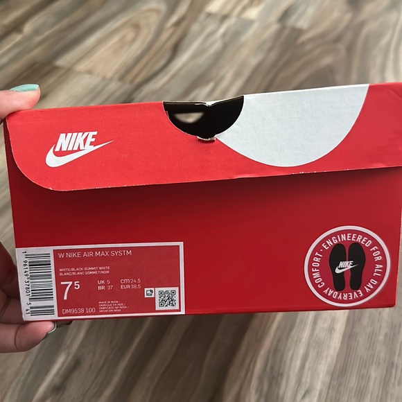 Nike Shoes - Nike Air Max SYSTM